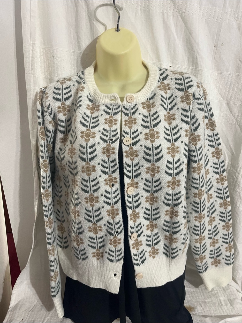 &merci Grey Ivory Knit Sweater